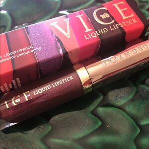 Urban Decay Vice Lipstick in Metallic Purple